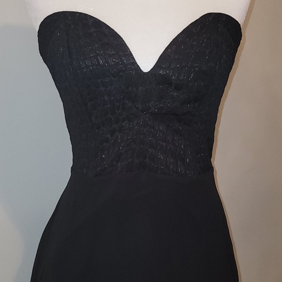 Strapless sweetheart cut little black dress - Picture 3 of 7